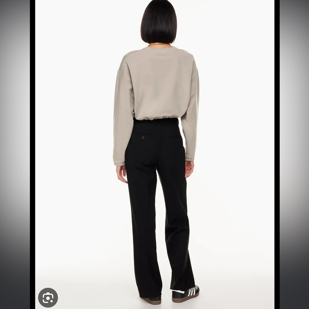 The Group by Babaton Aritzia Region Cropped Sweatshirt in Mauve - Picture 5 of 9